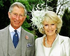 Žehlení šňůrek a osobní záchodové prkénko: podivné požadavky krále Karla III.