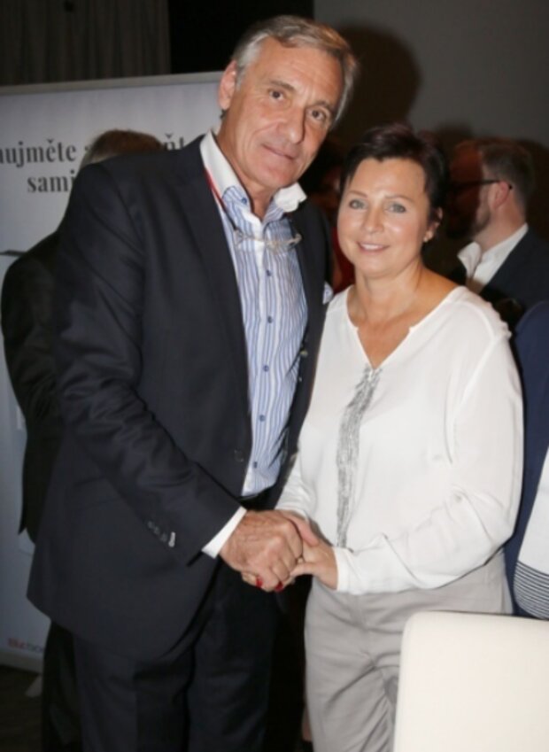 Jan Čenský s manželkou. Foto: snímek obrazovky zivotvcesku.cz