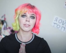 Aby upoutat pozornost na Instagramu, dívky byly fascinovány Photoshopem: na jejich fotky bez smíchu je těžké se dívat