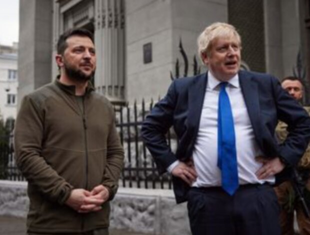 Boris Johnson a Volodymyr Zelenskyj. Foto: snímek obrazovky YouTube
