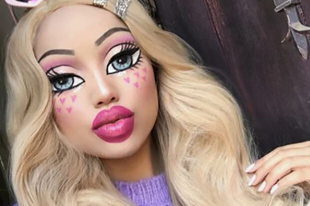 "Divné, ale krásné": proč na internetu získává popularitu make-up s panenským stylem Bratz