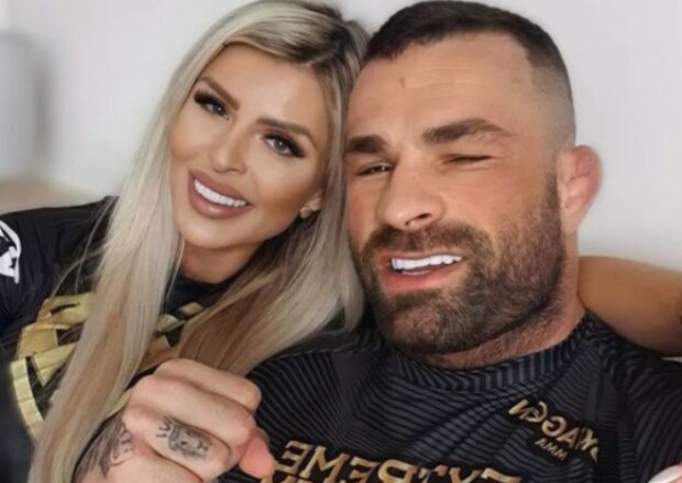 Karlos Vémola a Lela Ceterová. Foto: snímek obrazovky extra.cz