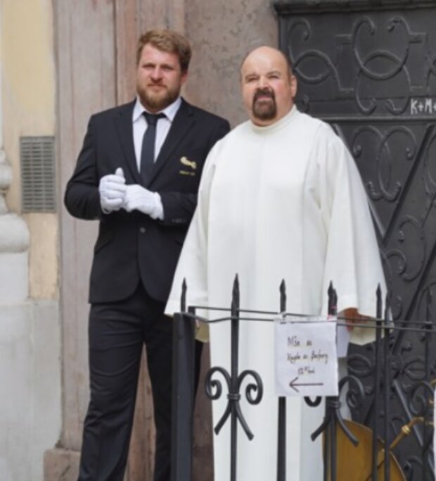 Poslední sbohem. Foto: snímek obrazovky extra.cz