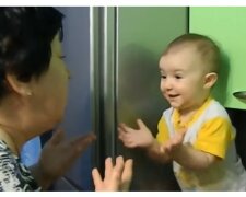 "Velmi vážný rozhovor": výchova dítěte se babičce očividně daří. Je vidět, jaké je mezi nimi porozumění