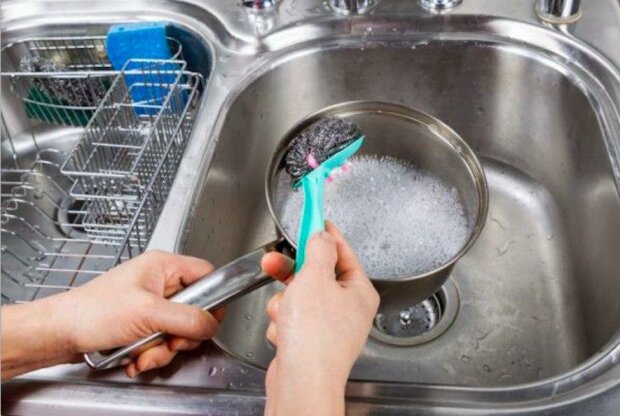 Triky pro domácnost: prostředek, se kterým umyjete vše do lesku