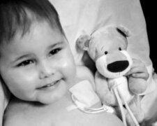 Tisíce lidí stály během deště v řadě, aby se stali dárci pro nemocného chlapce