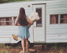 "Dědeček a babička pomohly": čtrnáctiletá dívka koupila dodávku z roce 1974. Ukázalo se to nádherná transformace