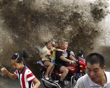 V Číně se vlna rozhodla jezdit společně s automobily