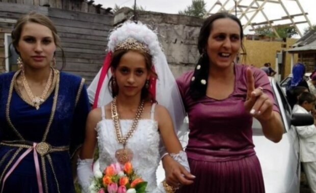 "Nevěstě je dvanáct let, matce čtyřiadvacet let, babičce šestatřicet": cikánské dívky se rychle stávají mladými matkami