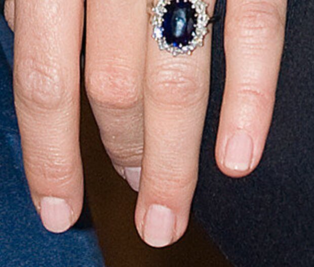 Manikúra Kate Middleton. Foto: snímek obrazovky clutch.net.ua