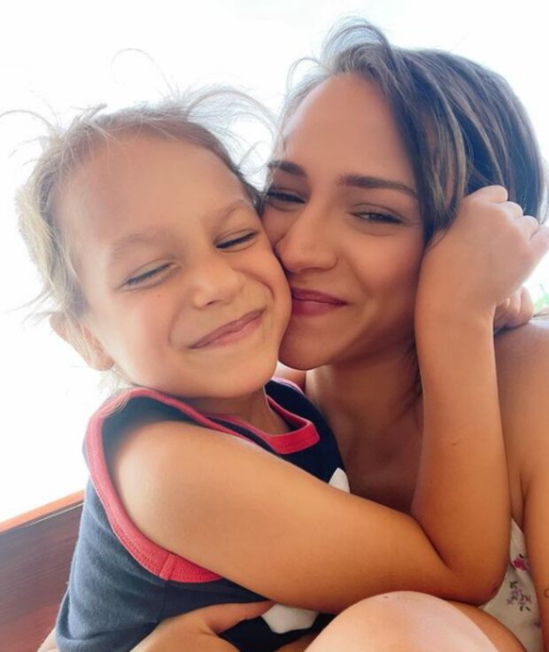 Eva Burešová se  synem. Foto: snímek obrazovky Instagram