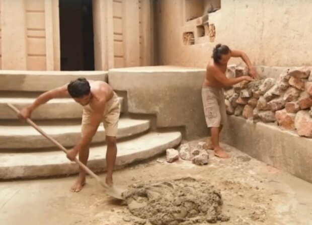 Muži. Foto: snímek obrazovky YouTube