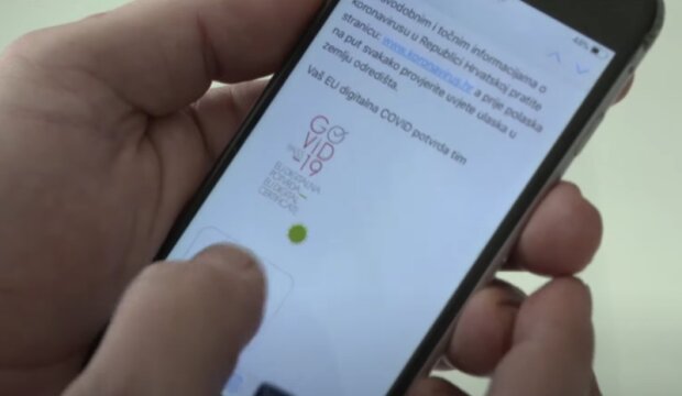 Covid pas. Foto: snímek obrazovky YouTube