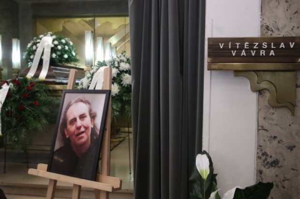 Poslední rozloučení s hudebníkem. Foto: snímek obrazovky blesk.cz