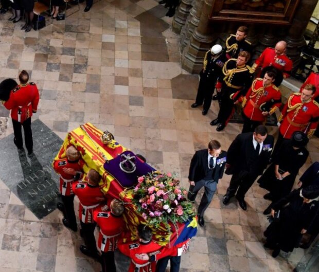 Rozloučení s královnou Alžbětou II. Foto: snímek obrazovky YouTube