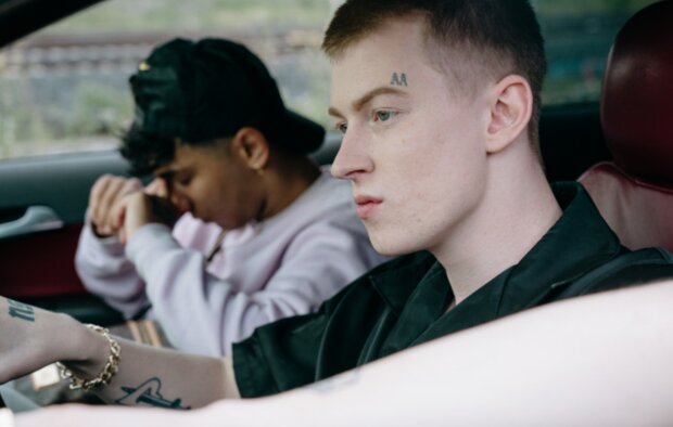 Adam Mišík ve filmu BANGER. Foto: Snímek obrazovky extra.cz