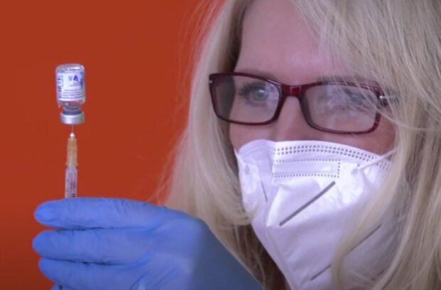 Očkování. Foto: snímek obrazovky YouTube