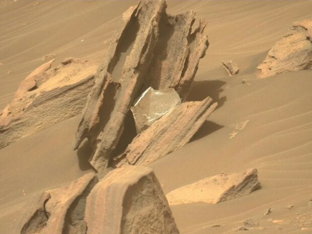 Marsovské vozítko našlo odpadky na Rudé planetě: zjistíme, kdo je nechal
