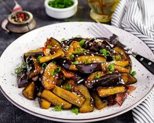 Rychlý, ale vynikající předkrm z lilku po korejsku: starobylá kultura v jednom jídle