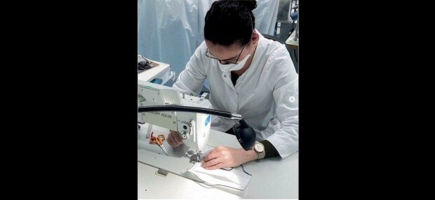 Lékař nosí Pradu: jak módní průmysl pomáhá lékařům