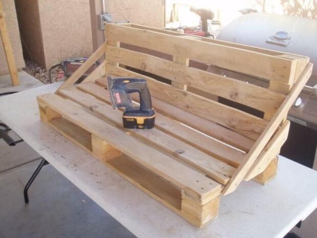 Nábytek. Foto: snímek obrazovky laykni.com