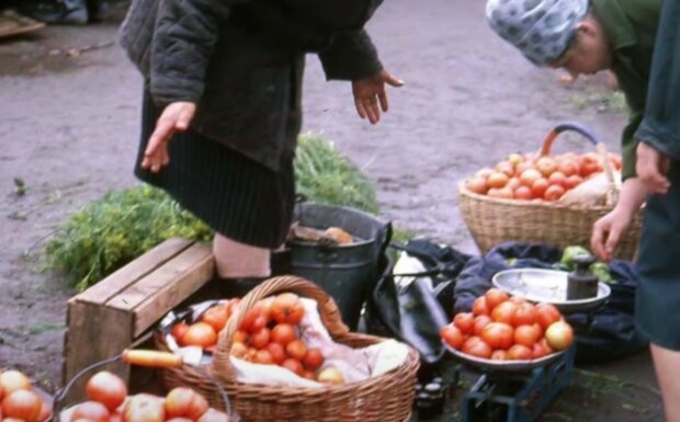 Babička. Foto: snímek obrazovky YouTube