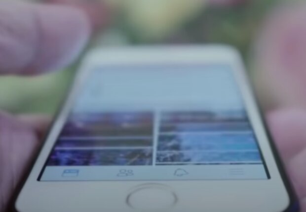 Mobil. Foto: snímek obrazovky YouTube