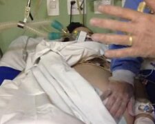 Těhotná žena odešla, ale ležela v nemocnici dalších sto tři a dvacet dní, lékaři zachránili její dvojčata