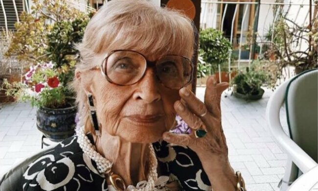 Stáří v Italsku: student fotografuje na ulici ženy starší 60 let, což dokazuje, že krása nezávisí na věku