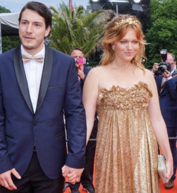 Ester Geislerová s partnerem Martinem Hronským Krupou. Foto: snímek obrazovky extra.cz