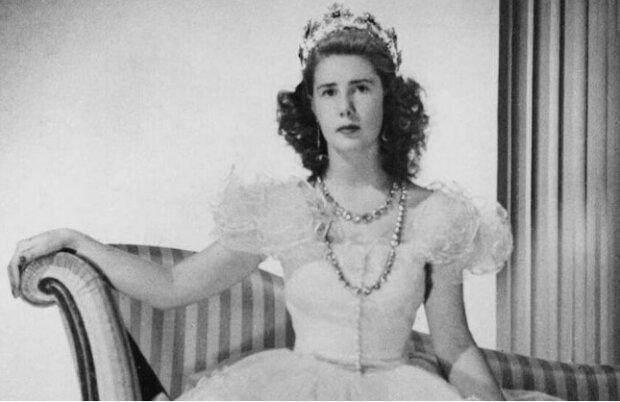 Vévodkyně zAlba: patnáct fotografií španělské aristokratky před a po plastických operacích