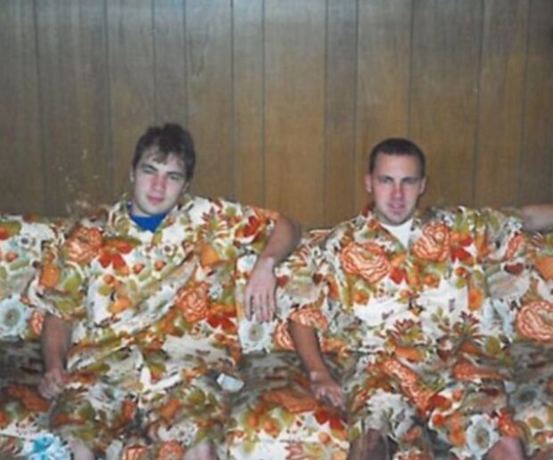 Lidé v podivném oblečení. Foto: snímek obrazovky clutch