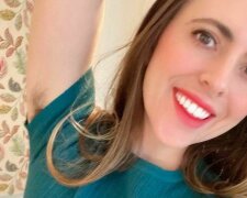 Žena, která seděla doma v izolaci, se přestala holit a stala se hvězdou sociálních sítí