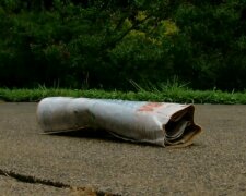 Dokud muž nenainstaloval kameru, nemohl pochopit, kdo mu přináší noviny