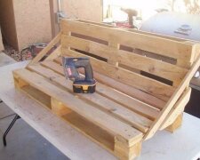 Muž vyrobil veškerý nábytek v domě svými vlastními rukama a utratil na něj minimum peněz