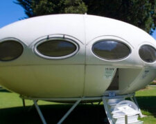 "To není UFO": na prodej vystavili dům podivného tvaru