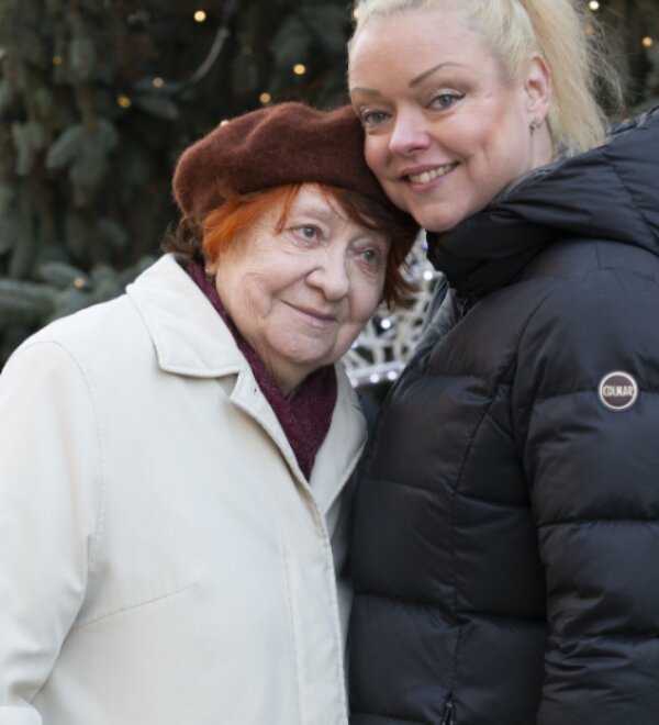 Antonie Zacpalová a Dominika Gottová. Foto: snímek obrazovky ahaonline.cz