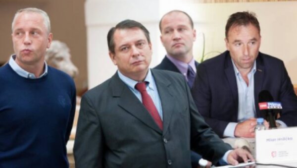 Peter Benda, Jiří Paroubek, Jiří Šlégr a Milan Hnilička. Foto: snímek obrazovky extra.cz