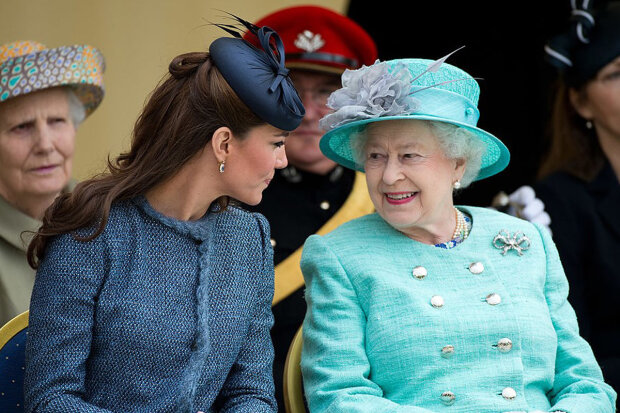Oblíbený pár bot Kate Middleton, který si Alžběta II. nenosí: "Ona ty boty opravdu nemá ráda "