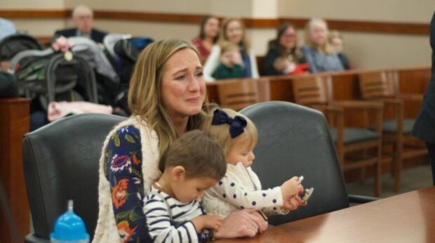 Adoptivní matka najednou zjistila, že její děti jsou sourozenci