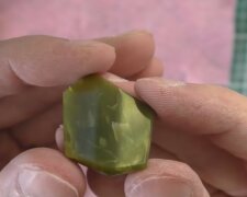 Proč v dražbě dostala žena majlant za kámen, kterým deset let majitelka podpírala dveře stáje