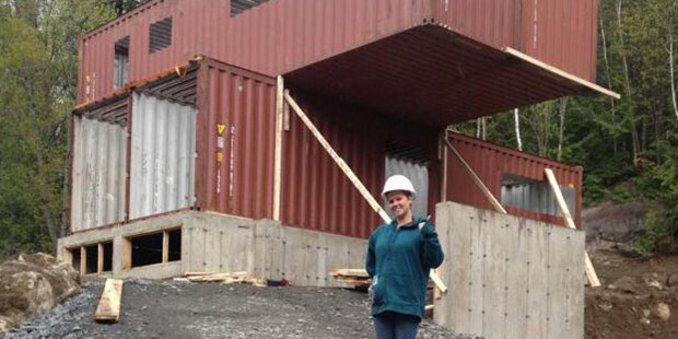 Dívka postavila z těchto námořních kontejnerů moderní dům: jak vypadá dům zevnitř