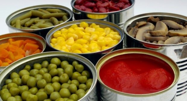 Konzervované potraviny. Foto: snímek obrazovky YouTube