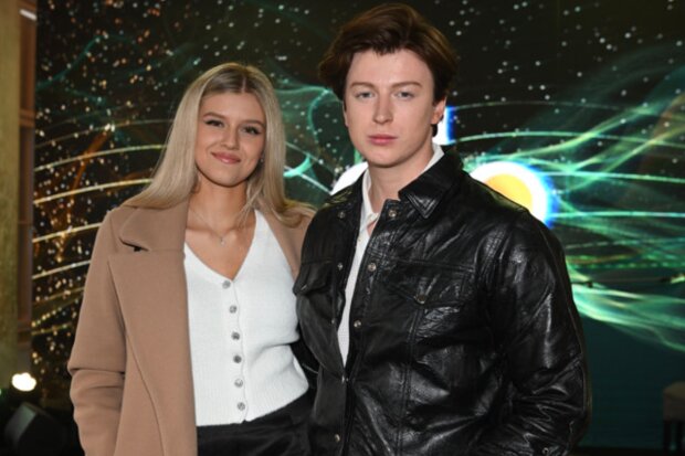 Adam Mišík s Natálií Jiráskovou. Foto: Snímek obrazovky extra.cz