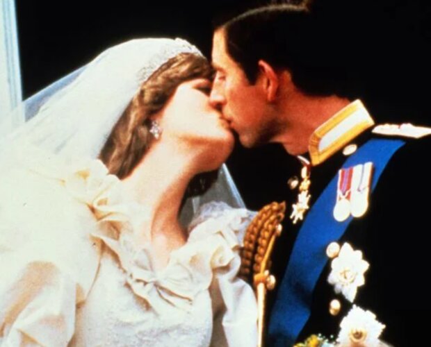 Charles a Diana. Foto: snímek obrazovky mixnews