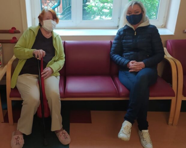 Antonie Zacpalová a Dominika Gottová. Foto: snímek obrazovky ahaonline.cz