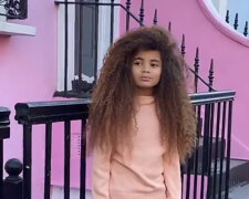 Chlapec zbohatl díky vlasům, škola ho ale může připravit o výdělek