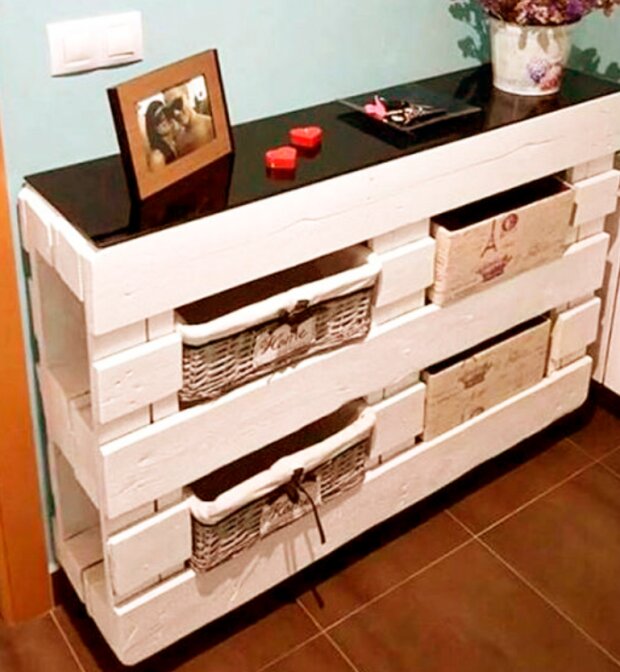 Nábytek. Foto: snímek obrazovky laykni.com