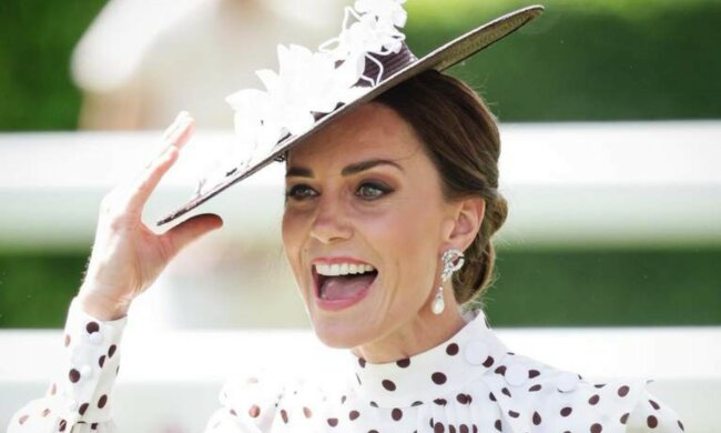 V jemných šatech a náušnicích Princezny Diany: Kate Middleton okouzlila elegancí