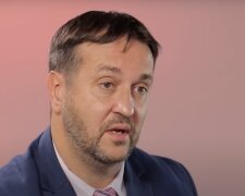 “Některá vládní protiepidemická opatření budou platit sezónně”: Rastislav Maďar prozradil, jak dlouho se budou ještě uplatňovat různá opatření